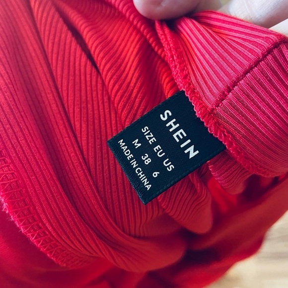 Elegant Red Wrap Top bodysuit women’s size M (6)SHEIN brand - Picture 5 of 7